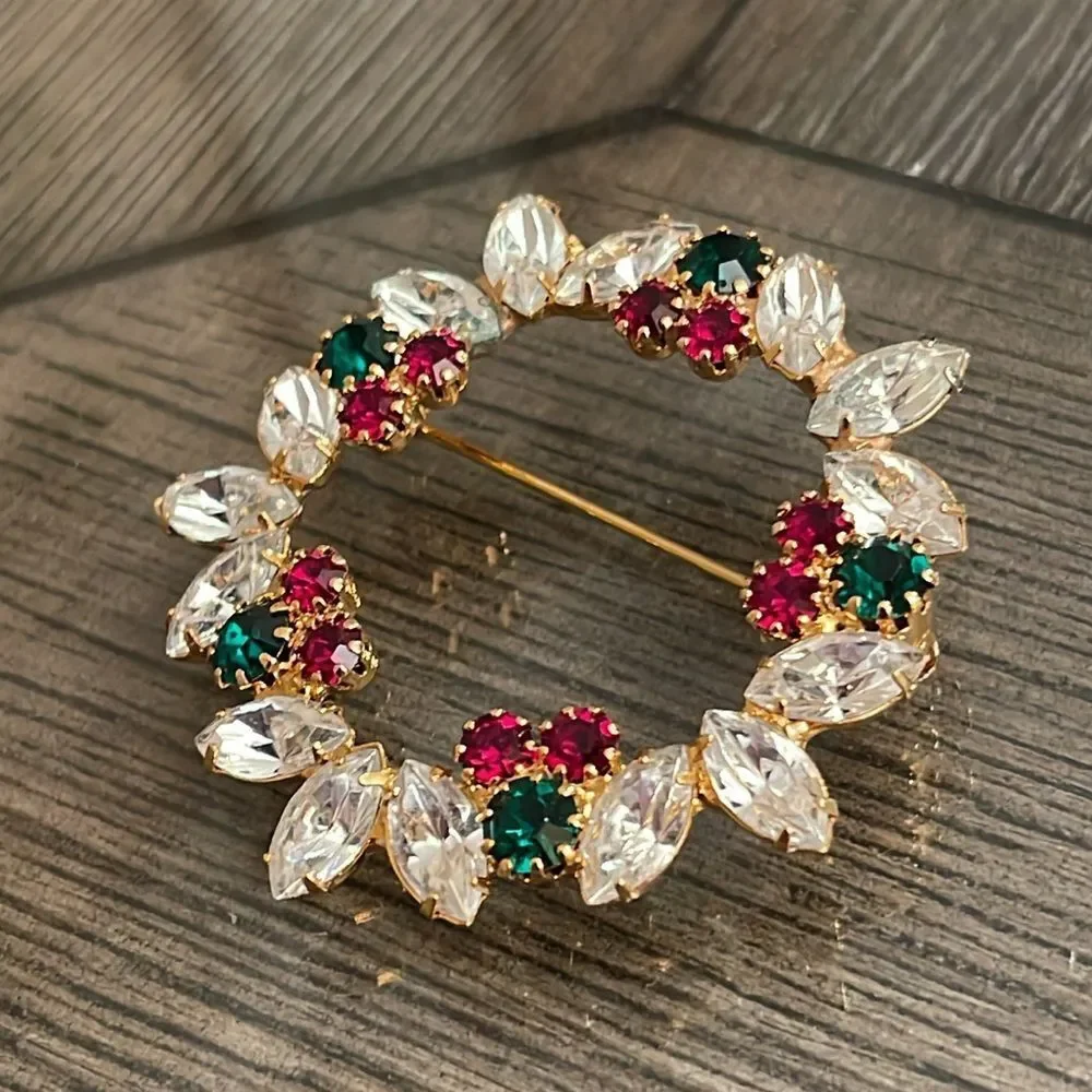 Vintage Christmas Pin Rhinestone Wreath Red, Green & Clear Gems Holiday Brooch